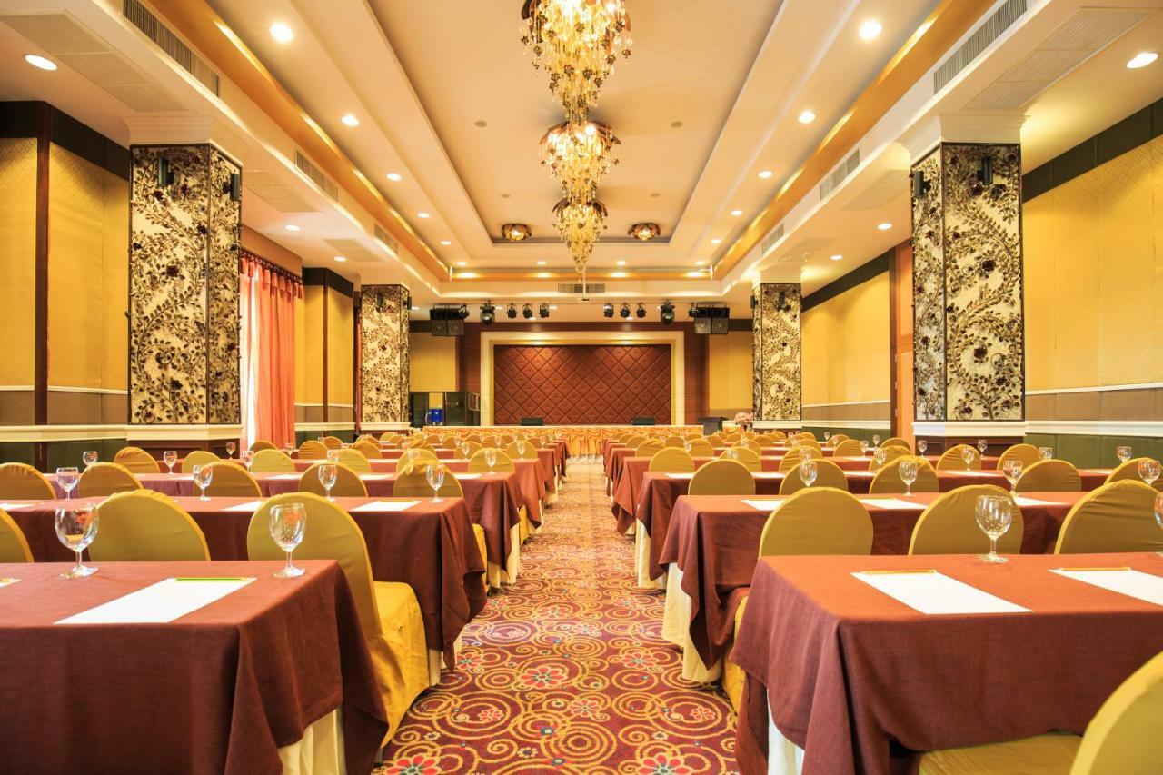 Kwan Ruen Park Hotel Nakhon Ratchasima Ngoại thất bức ảnh