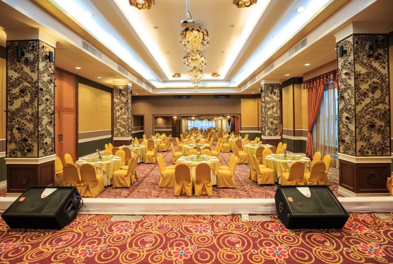 Kwan Ruen Park Hotel Nakhon Ratchasima Ngoại thất bức ảnh